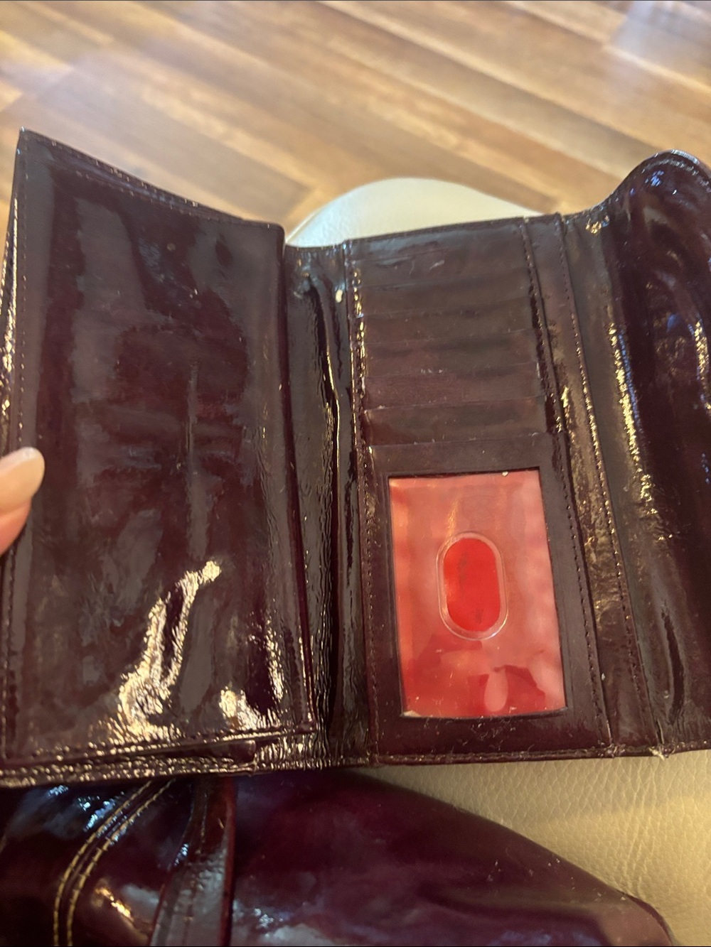 Dooney & Bourke Patent Shoulder Bag in Plum with matching wallet - Picture 4 of 5